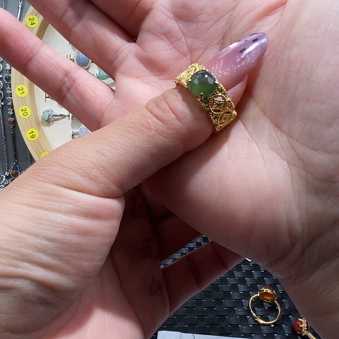 w***i翡翠未镶嵌戒指缅甸