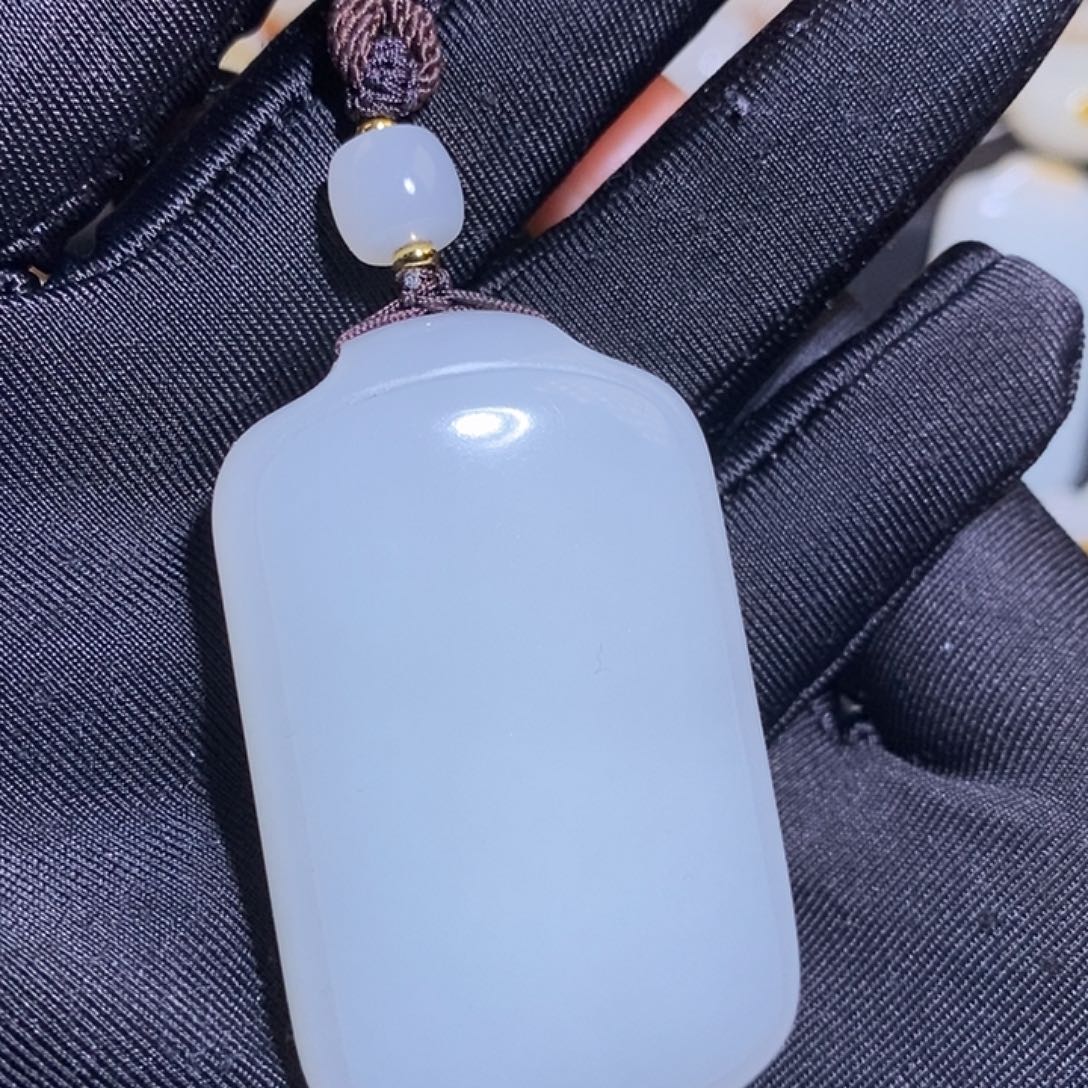 浩***淼和田玉未镶嵌手链