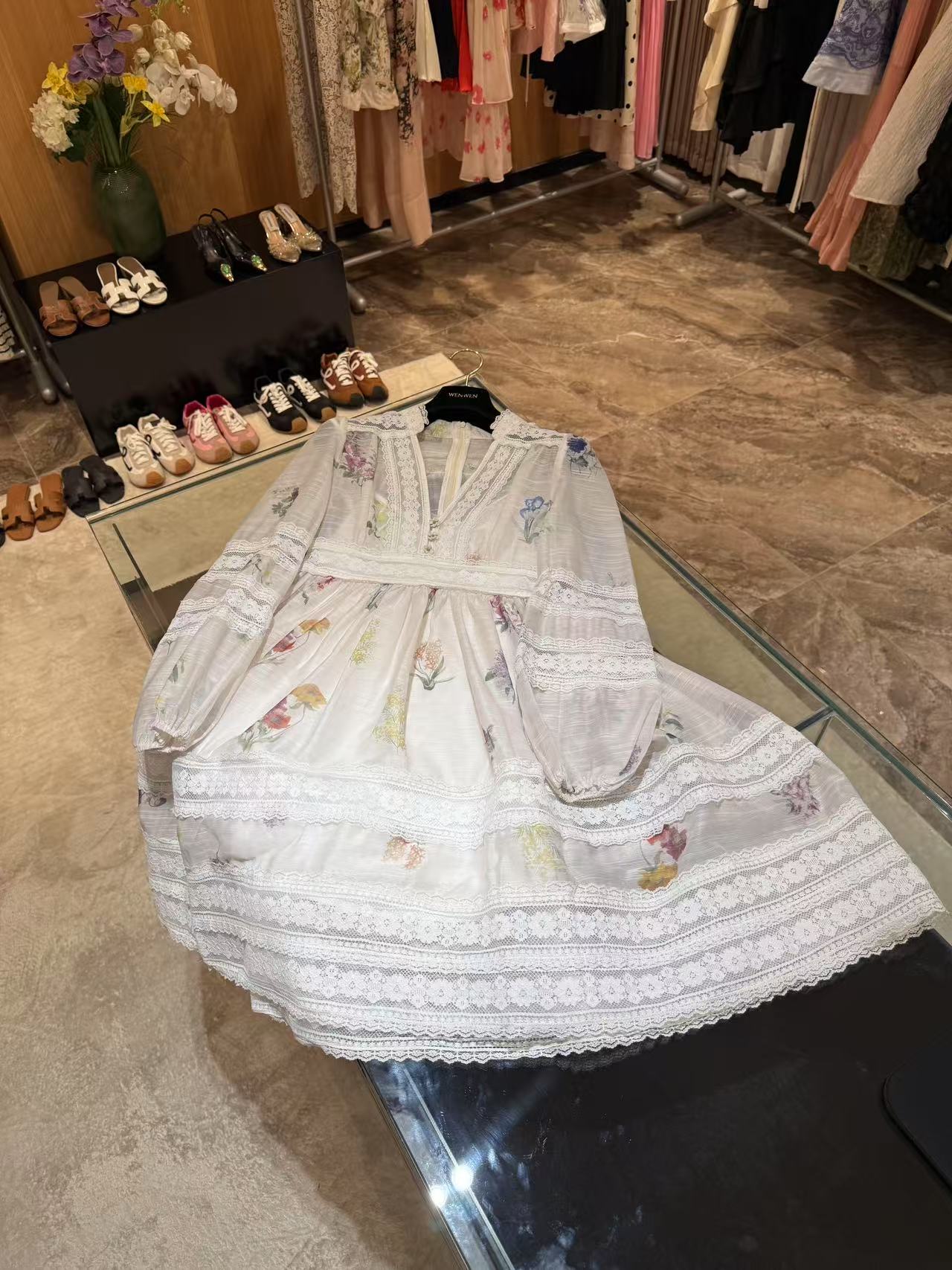 WW2025新款女士白色碎花蕾丝连衣裙W201210