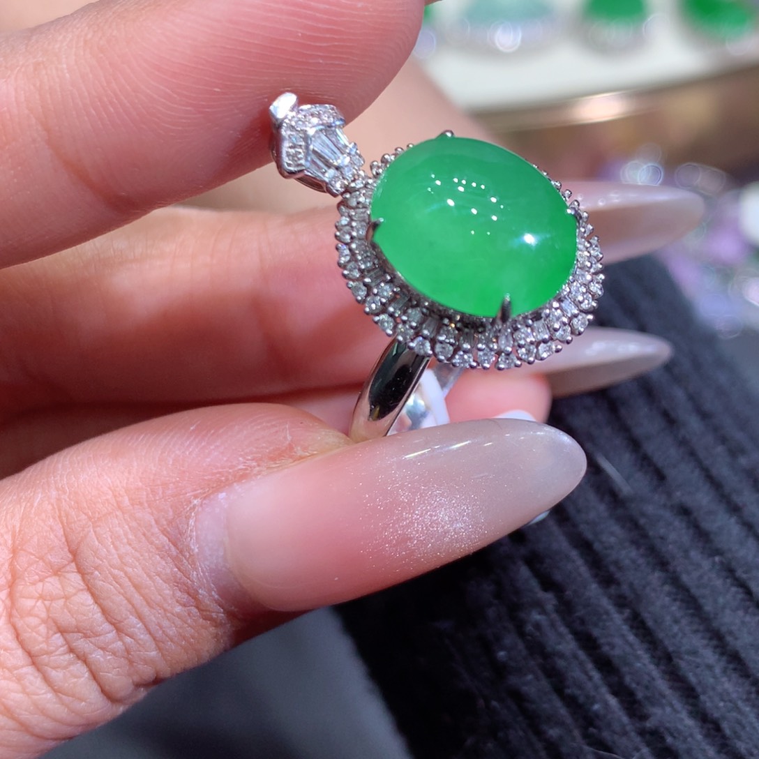 翡翠戒指18K金镶嵌翡翠