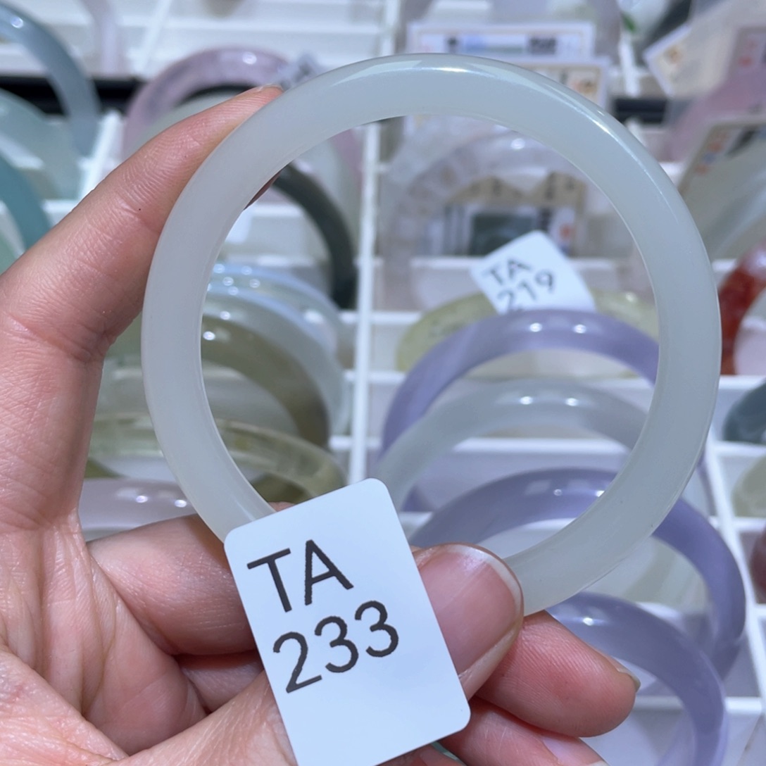 水晶手镯未镶嵌 56.9圈