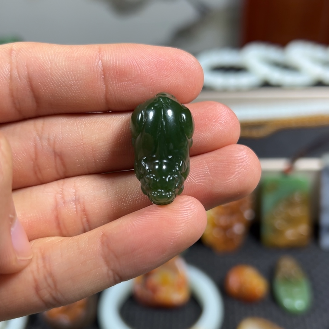 和田玉未镶嵌吊坠(不含链)