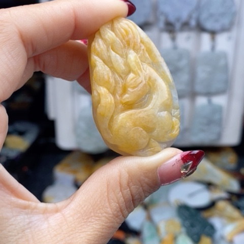 翡翠颈饰未镶嵌翡翠