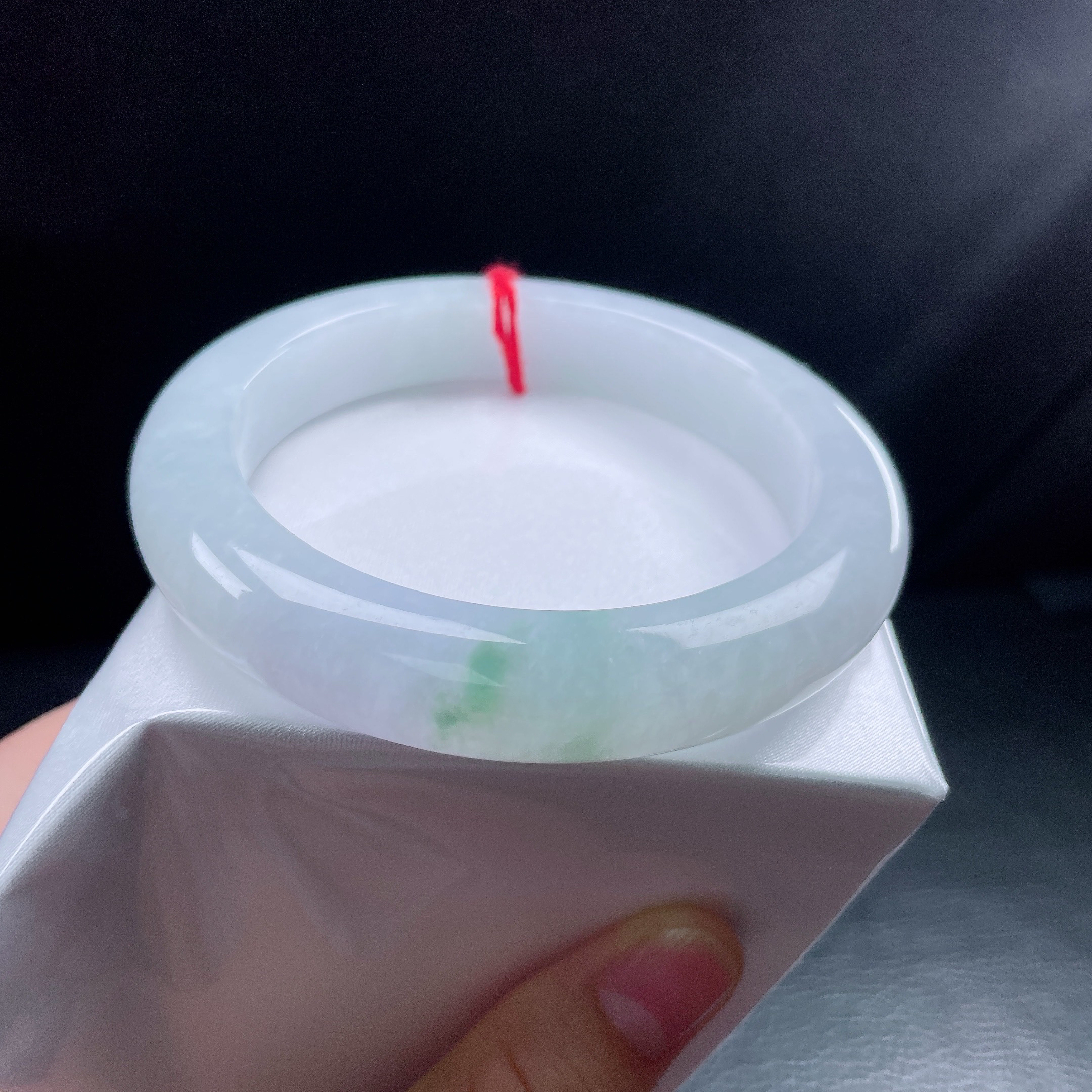64圈糯化春彩飘花宽边手镯