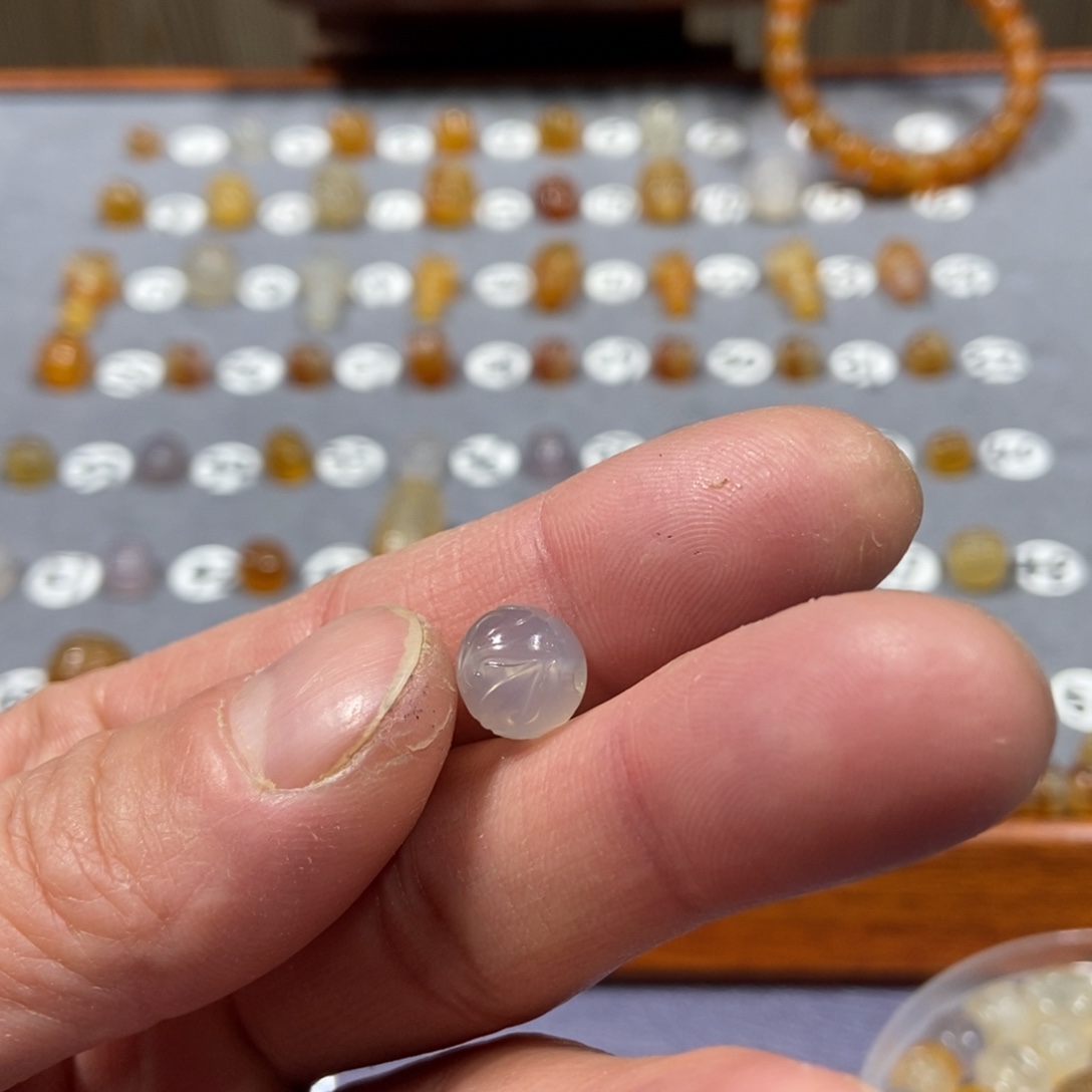 荔***式玛瑙/玉髓合金颈饰珠