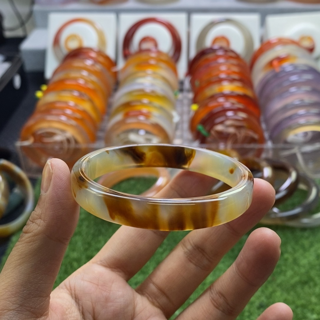 手镯玛瑙/玉髓未镶嵌