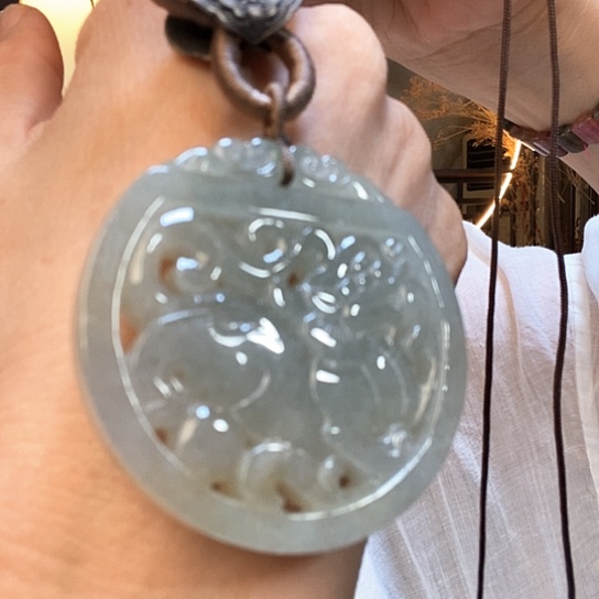 翡翠未镶嵌颈饰一会再说！
