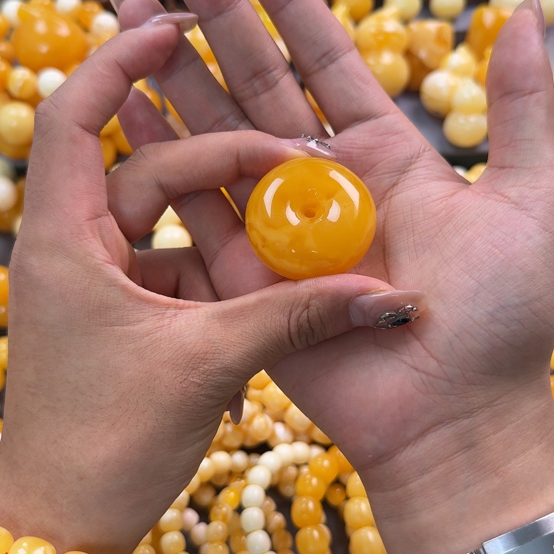 蜜蜡未镶嵌珠宝奇石