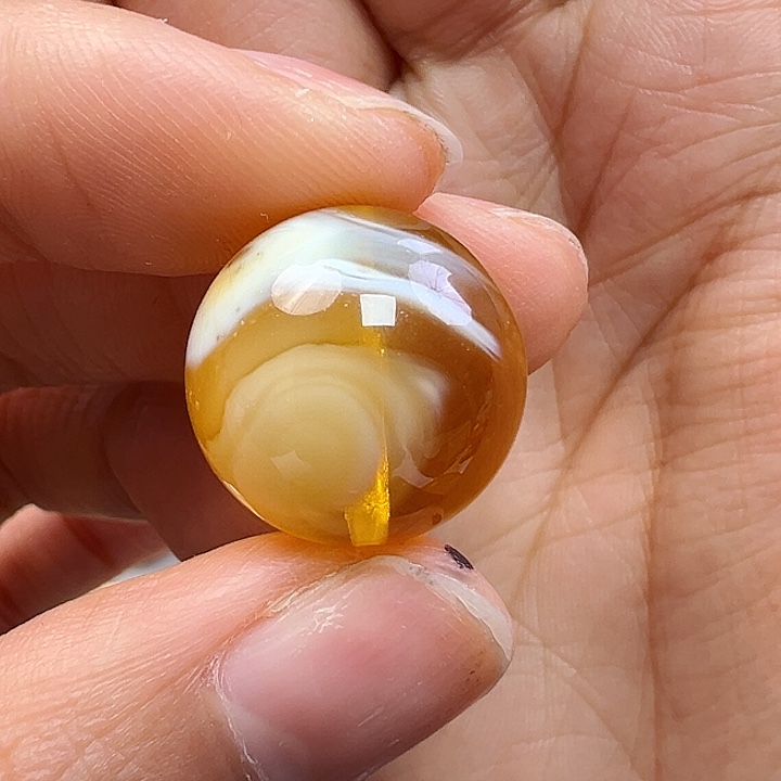 蜜蜡未镶嵌珠宝奇石