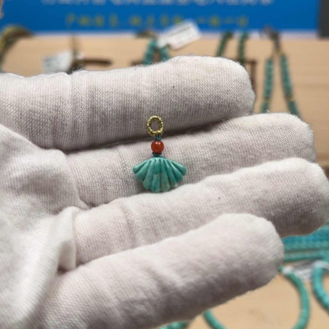 绿松石雕刻未镶嵌