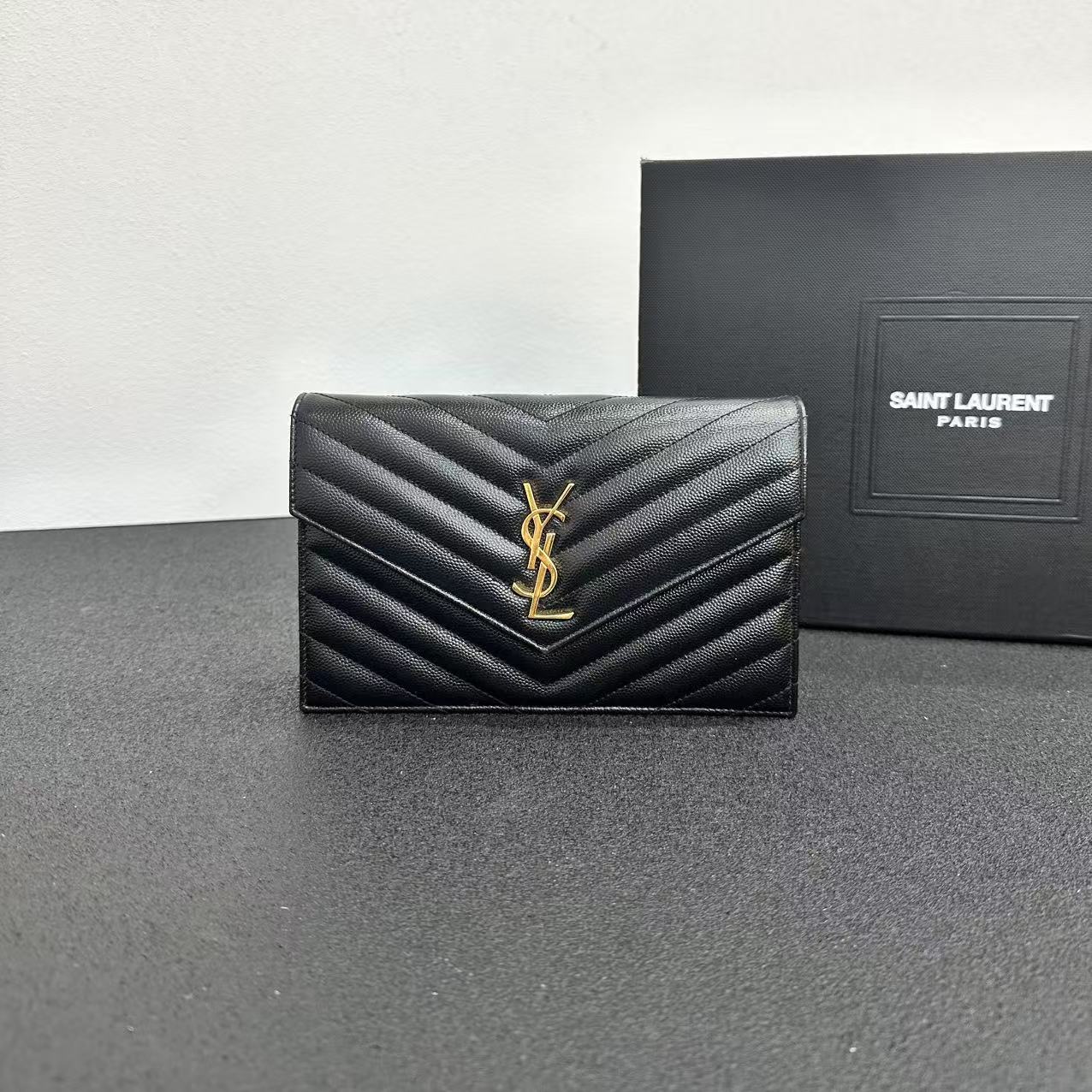 未使用 YSL/圣罗兰 壹所奢品/YSL 信封 鱼子酱 小号 黑金 闲置冉
