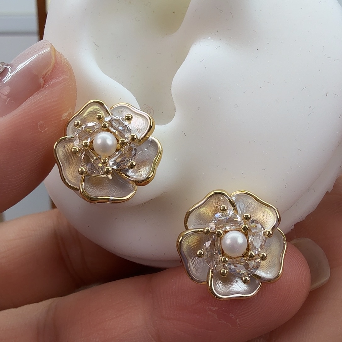 淡水珍珠耳饰未镶嵌