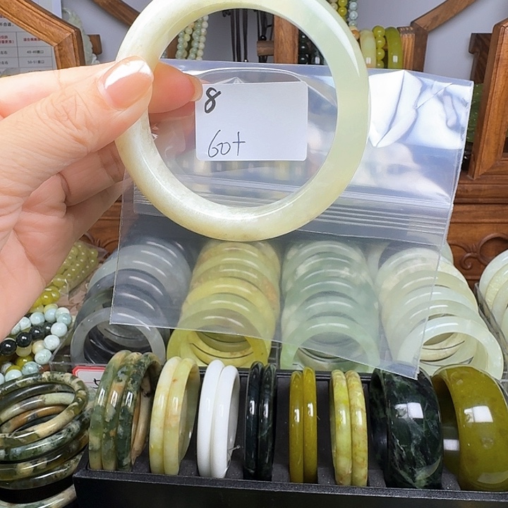 娟***未镶嵌蛇纹石玉手镯