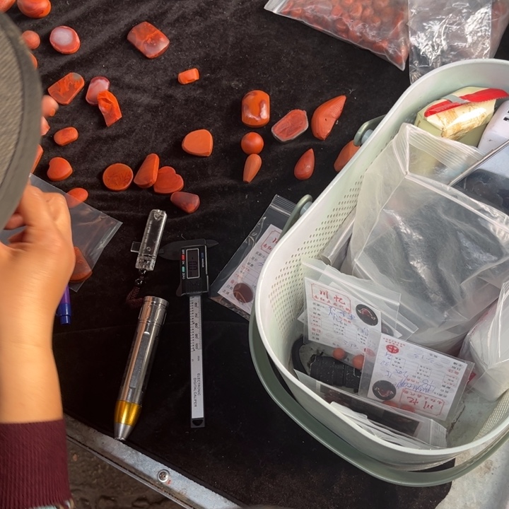 南红玛瑙未镶嵌珠子u****洋