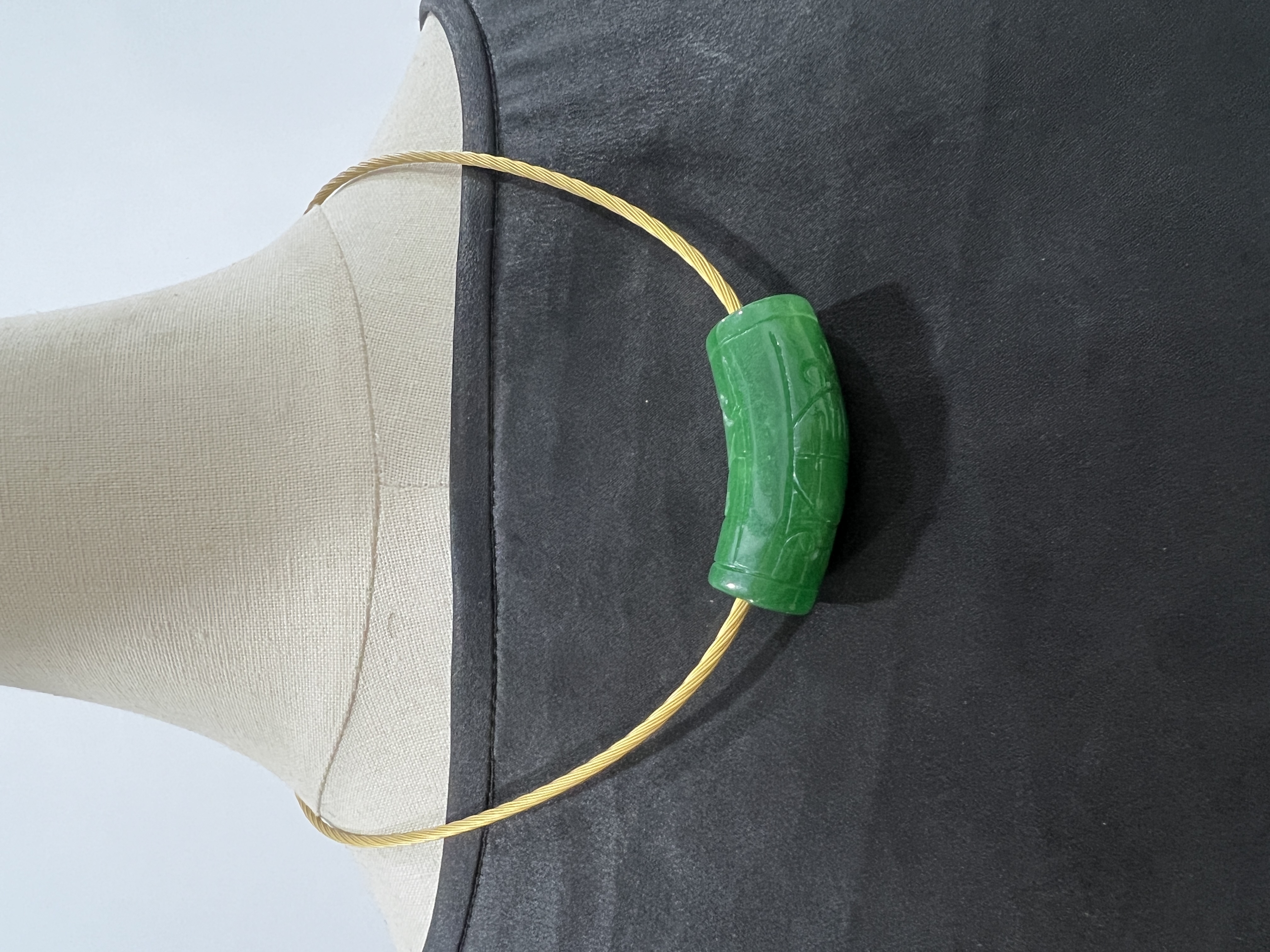 『喜丝雅』  非金属饰品复古龙纹雕刻绿色路路通