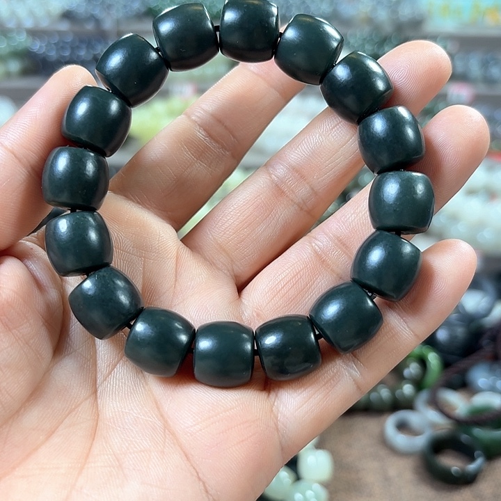 和田玉手链未镶嵌新疆沙枣青直切柔卡14