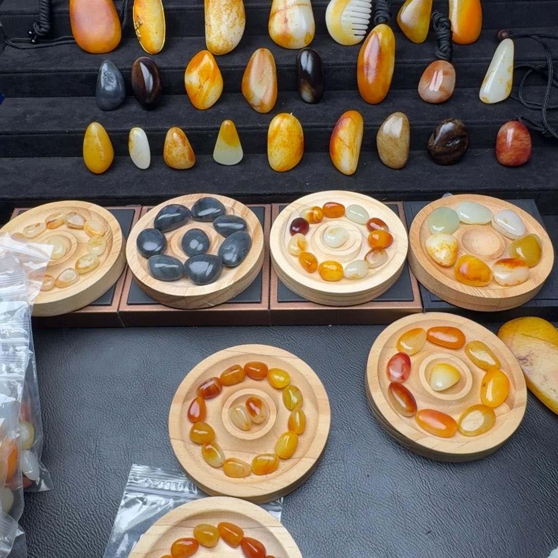 好***伴和田玉未镶嵌手串