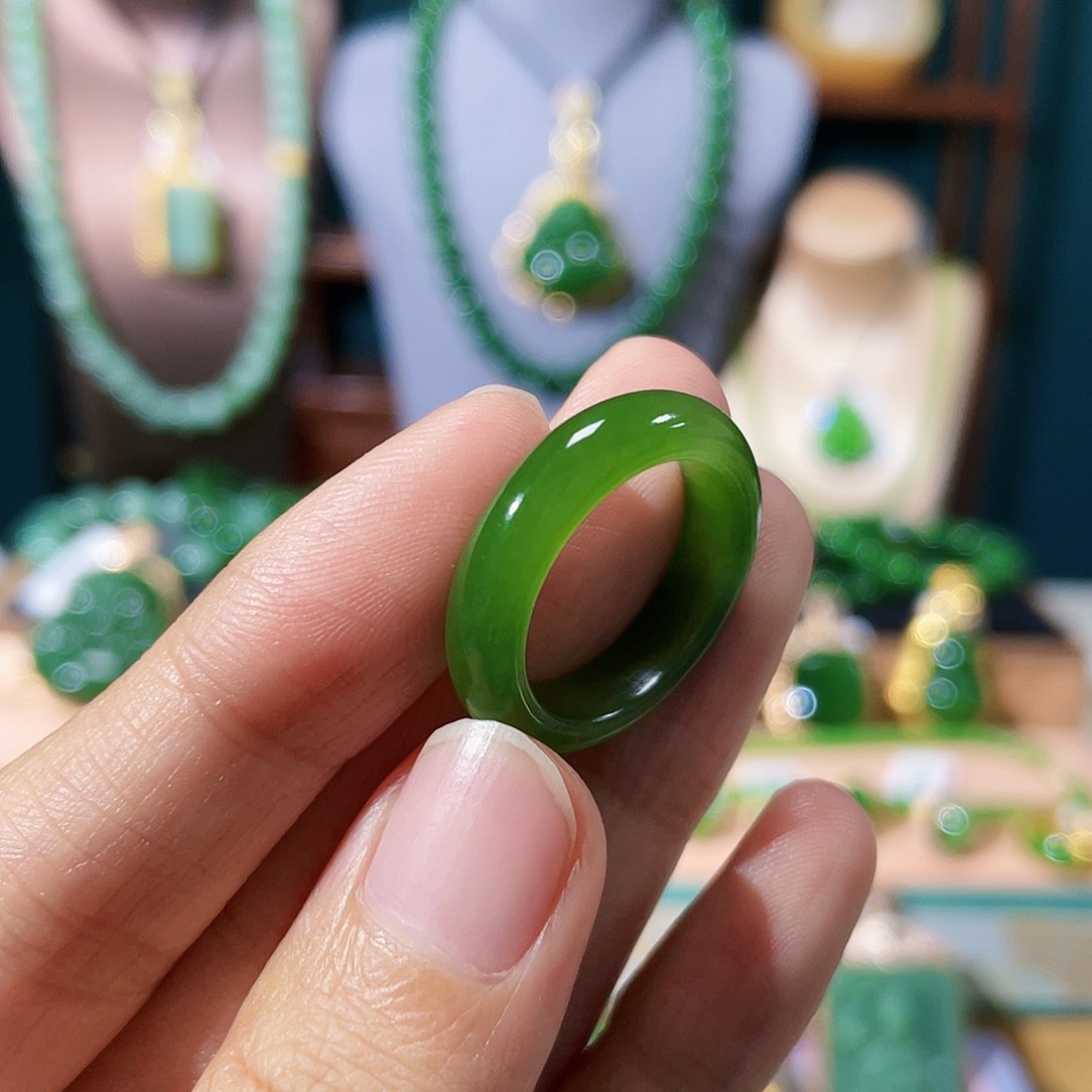 和田玉（碧玉）戒指未镶嵌