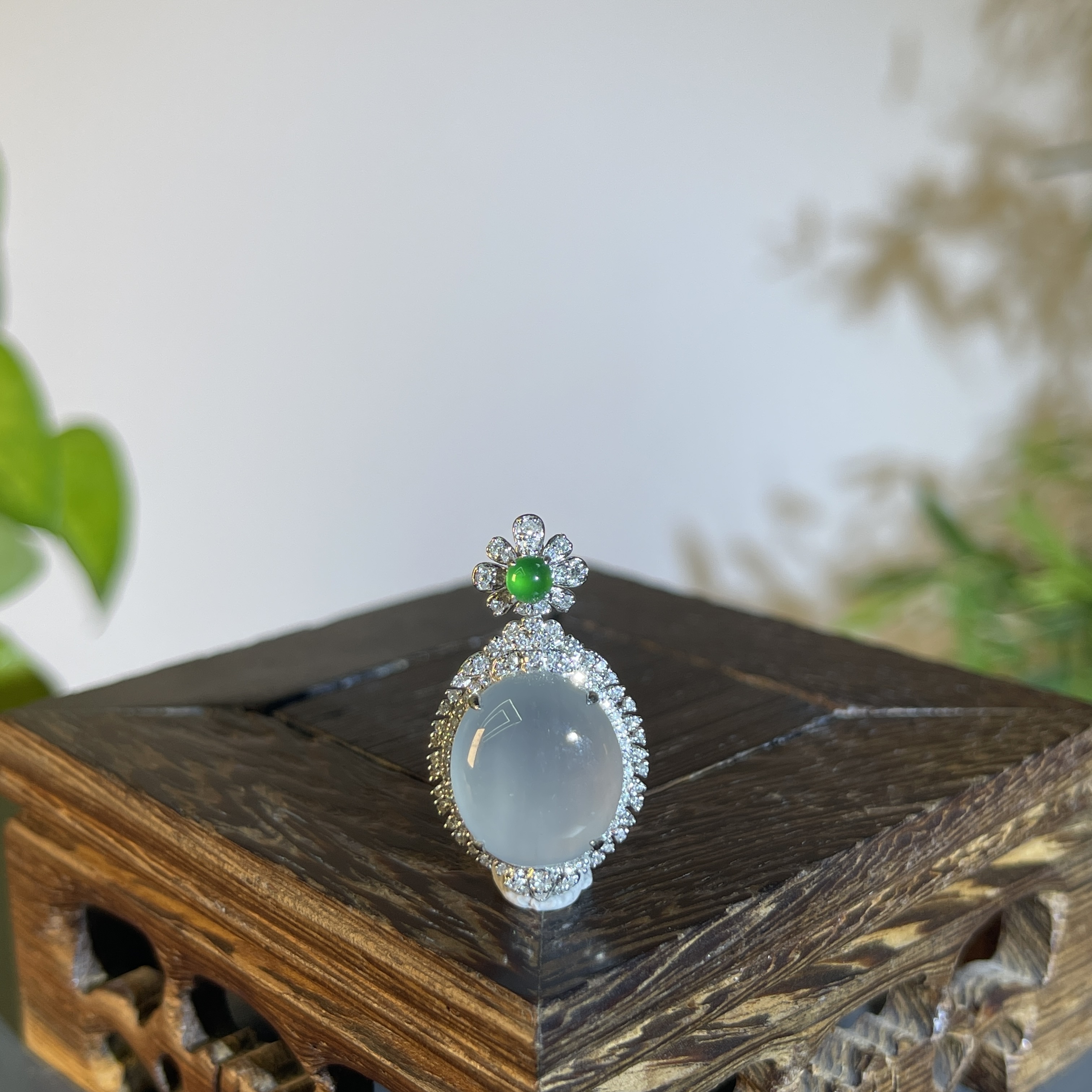 JCA13-159 天然缅甸翡翠A货 18K含钻镶嵌蛋面吊坠