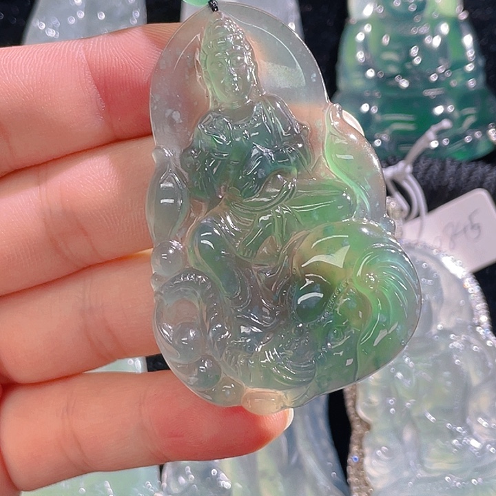 翡翠颈饰未镶嵌47，