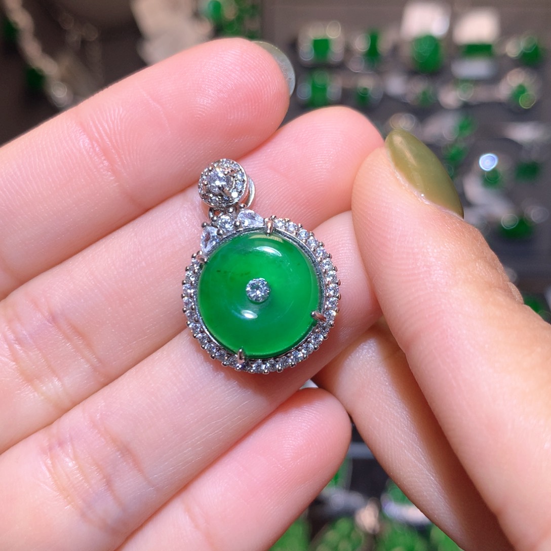 翡翠颈饰银S925镶嵌平安扣