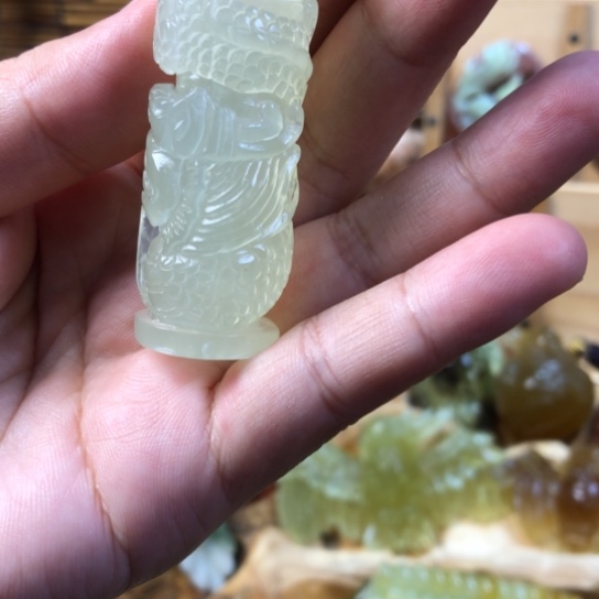 未镶嵌蛇纹石玉颈饰