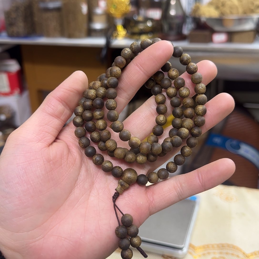 沉香木手串白棋 99 沉多圈 0.7-19 克多样性发一