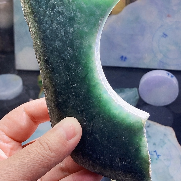 翡翠未镶嵌颈饰毛料18