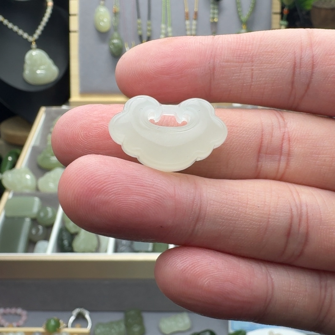 和田玉颈饰未镶嵌