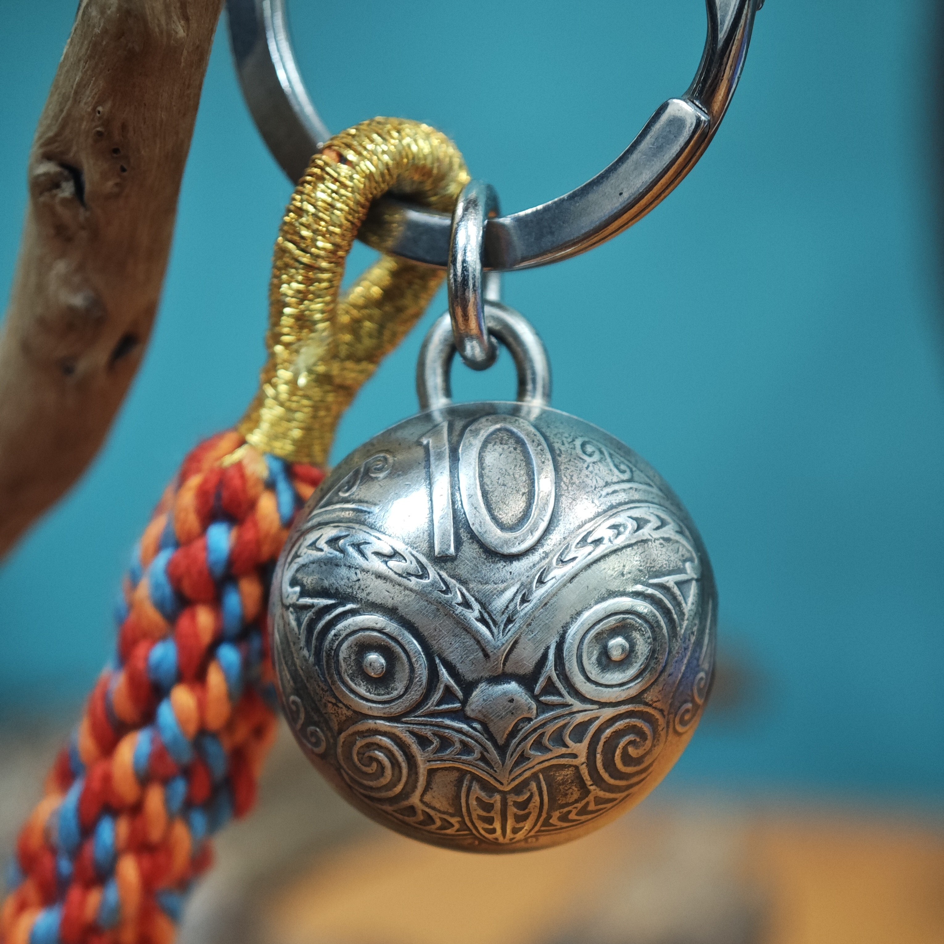 新西兰10分硬币毛利人面具圆铃铛钥匙挂件新奇特