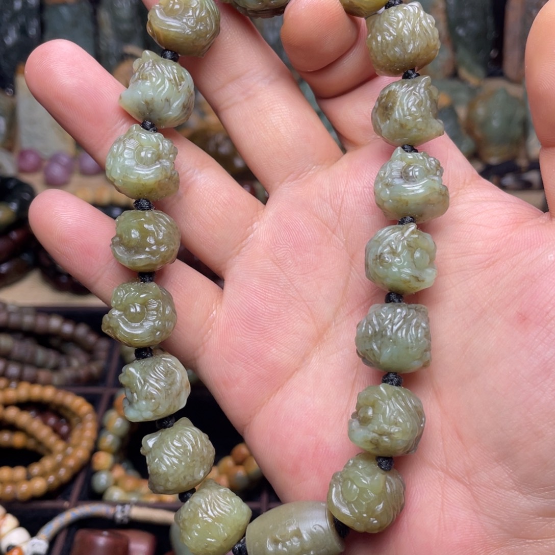 岫岩老玉（透闪石质玉）未镶嵌颈饰