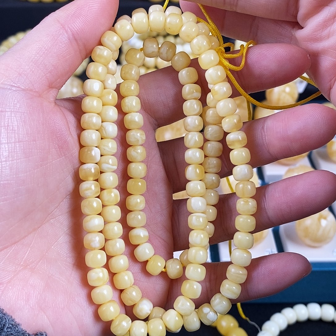 蜜蜡珠宝奇石未镶嵌