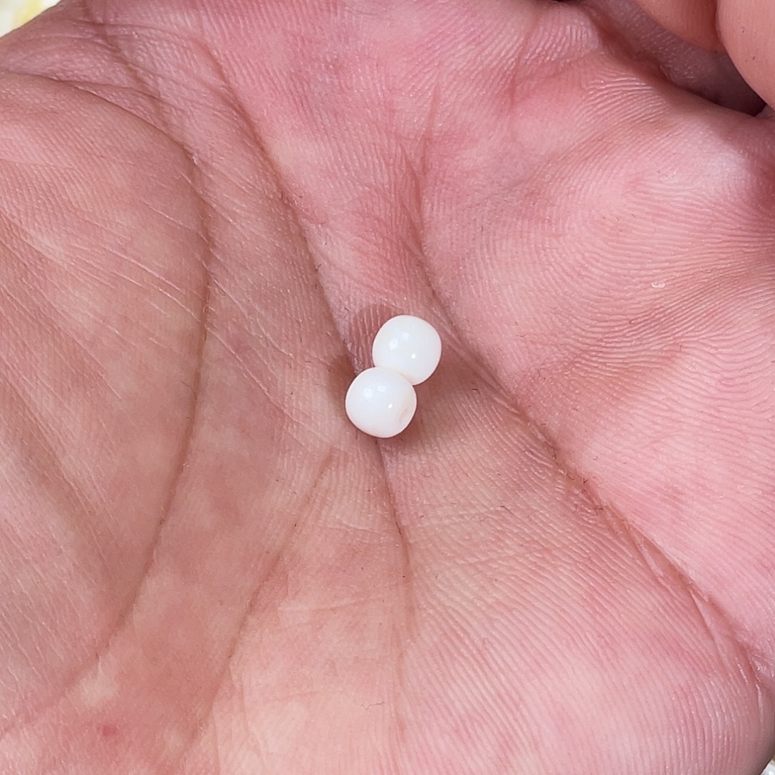 L***i琥珀未镶嵌手链珠子一对