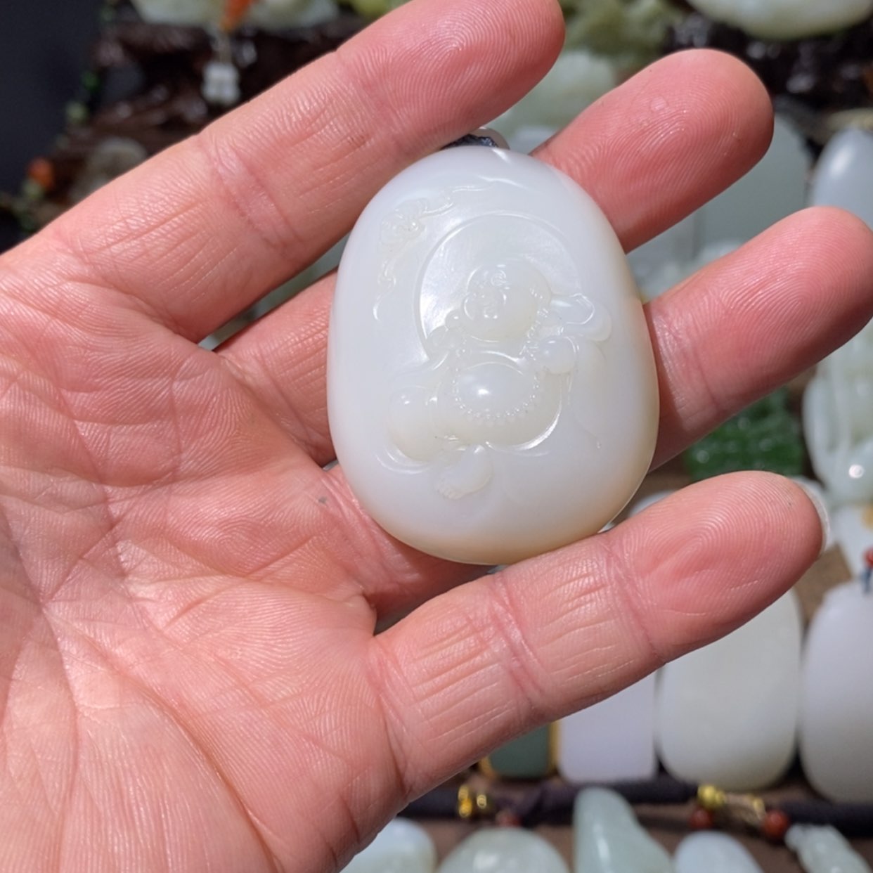 【闪购商品】和田玉吊坠(赠链)未镶嵌此****.