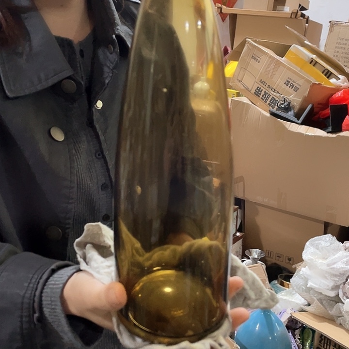 陶瓷花瓶，仿真绿植。