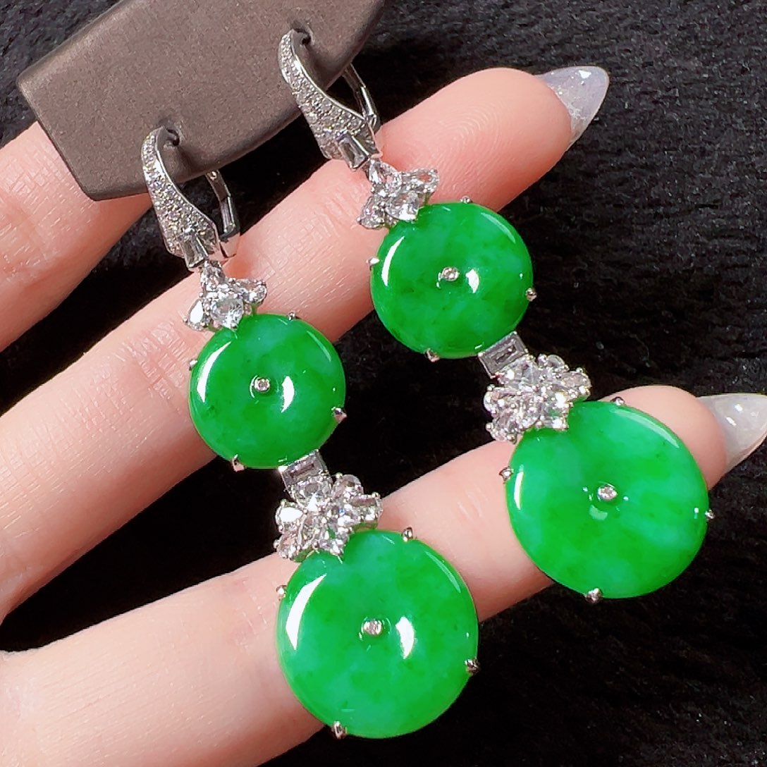 翡翠耳饰18K金镶嵌签收后24小时鉴赏期，过时不退