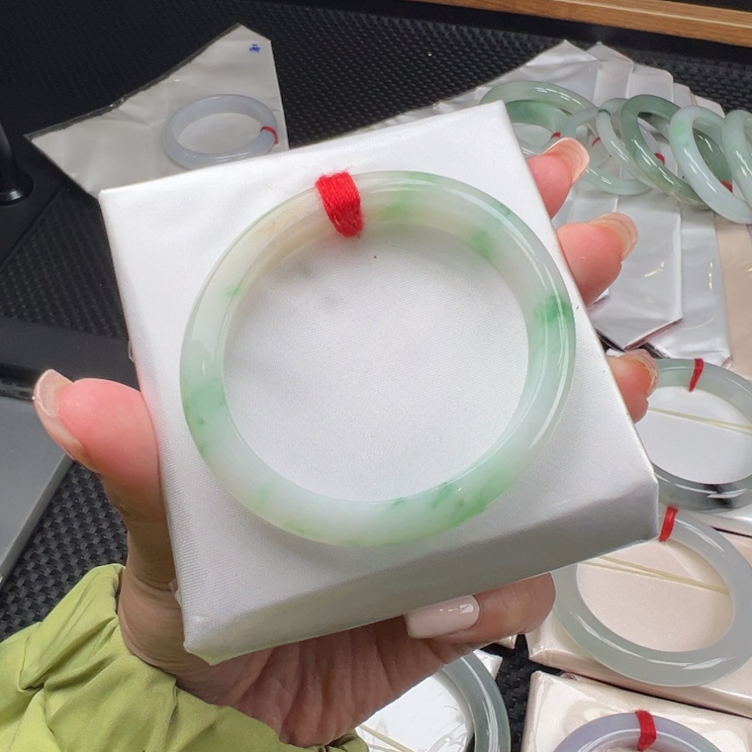 翡翠手镯未镶嵌贵妃53.5