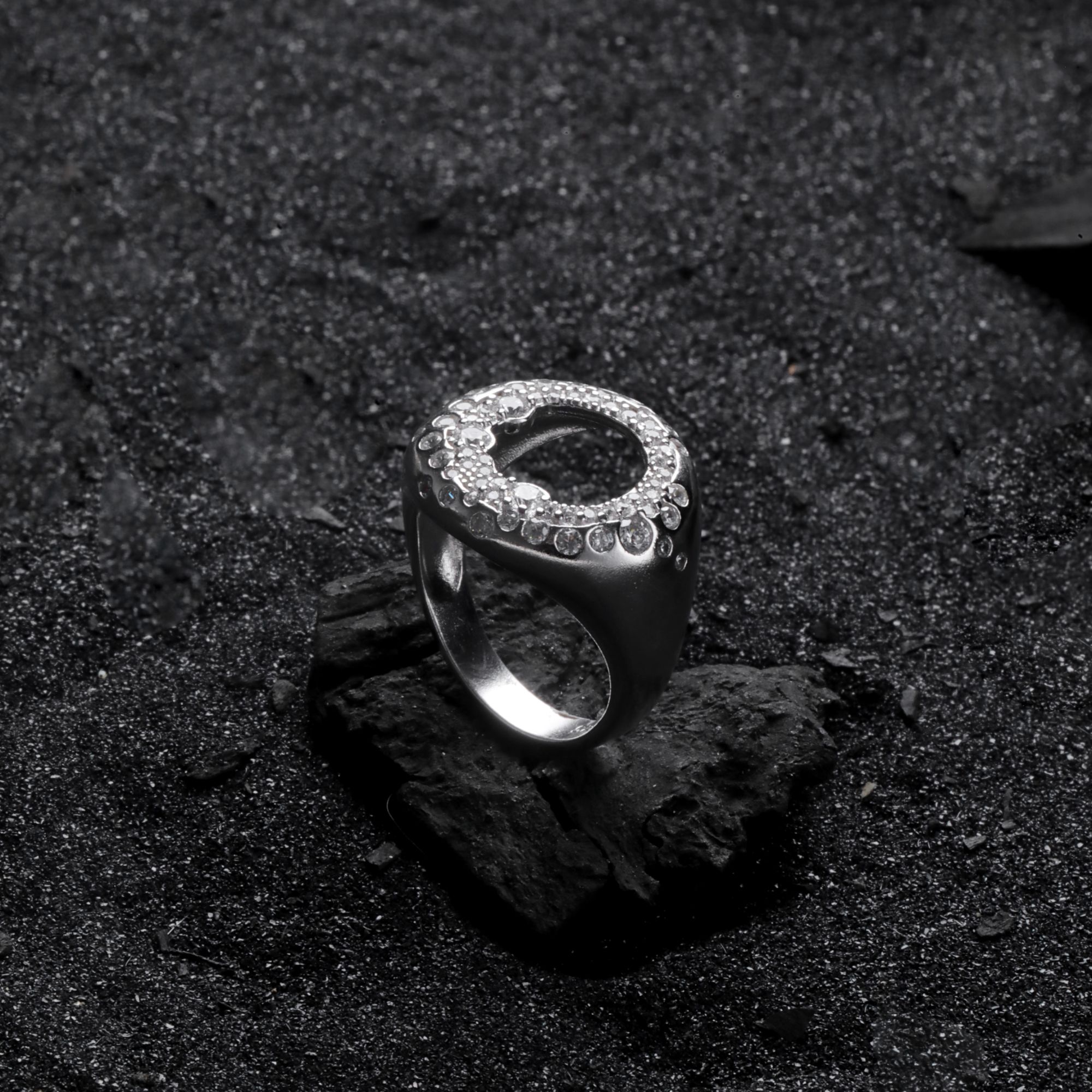 925银锆石戒指 J12278 <人鱼泡沫>白锆镂空圆形戒指