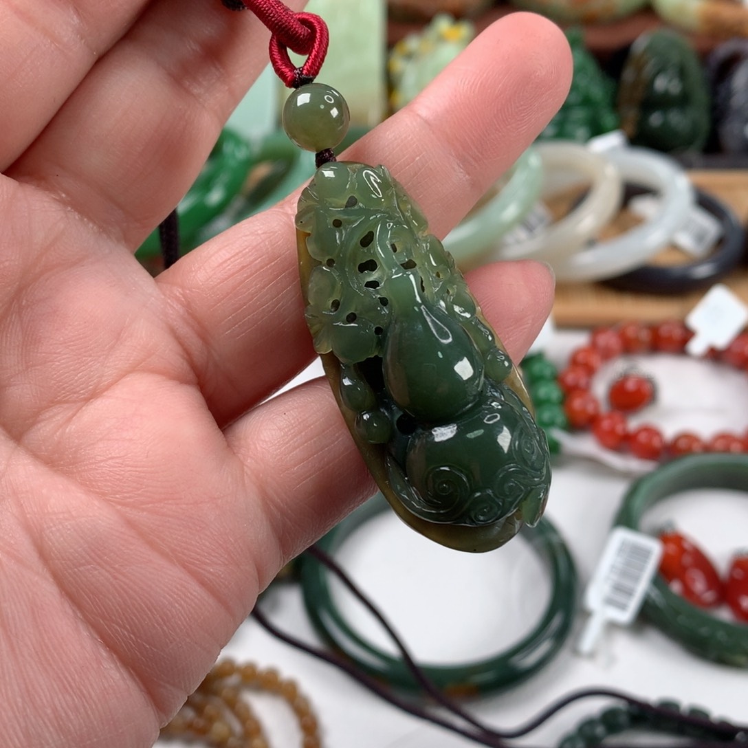 和田玉颈饰未镶嵌