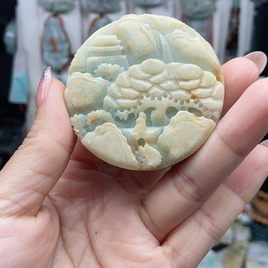 翡翠颈饰未镶嵌翡翠