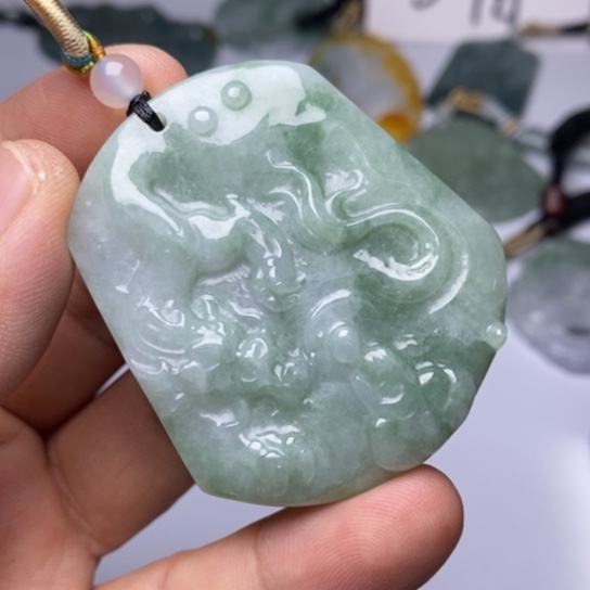 翡翠未镶嵌颈饰翡翠