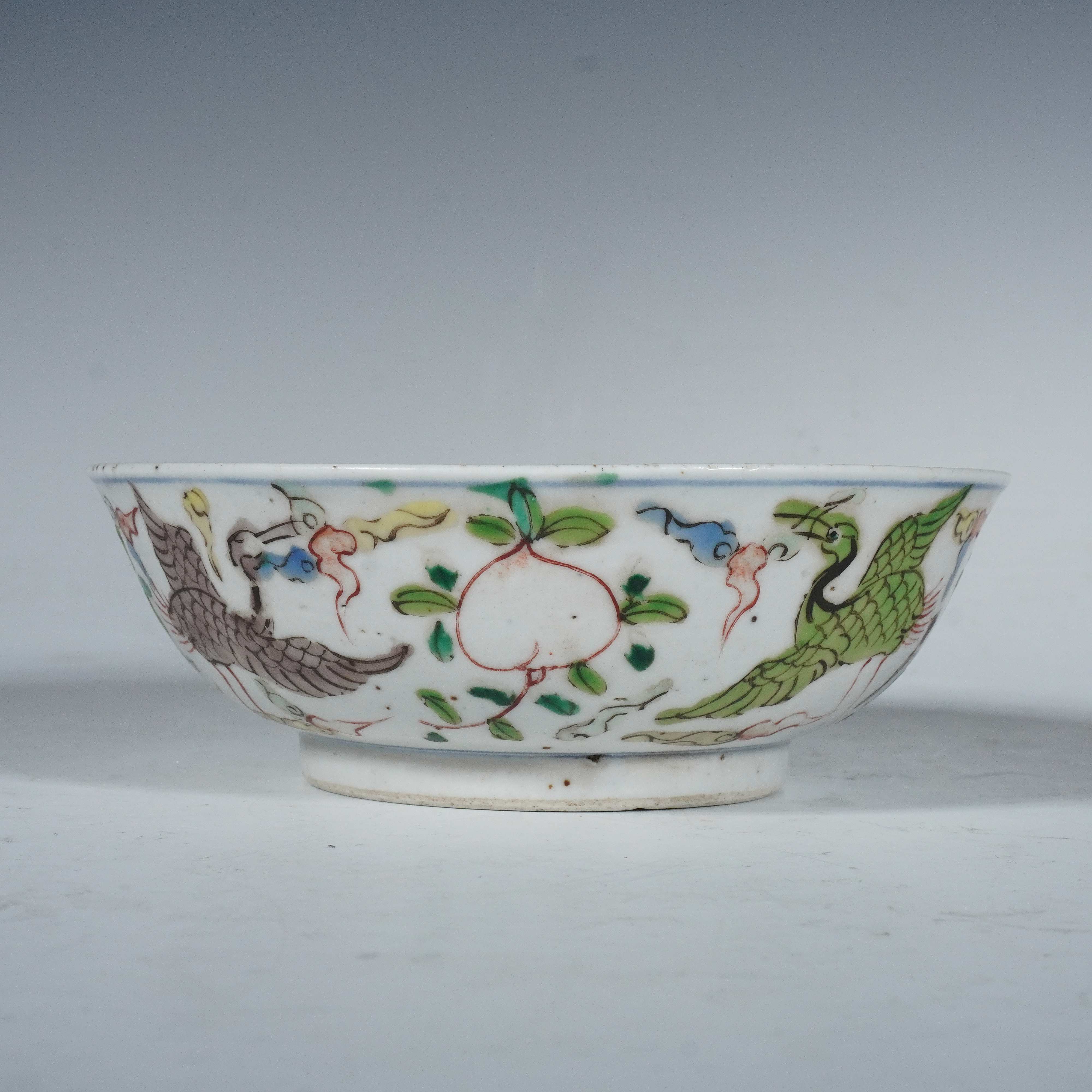 【拍卖】Lot 24914 素三彩海马纹碗