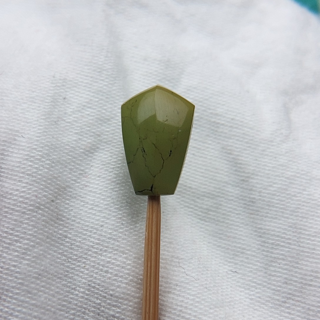 绿松石颈饰未镶嵌