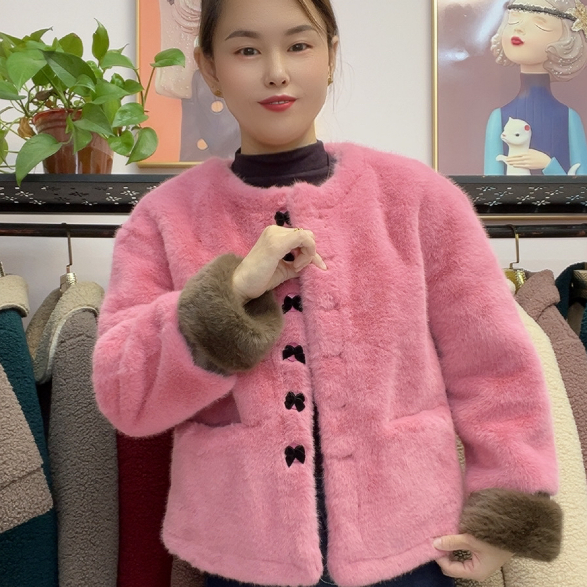 秋冬蝴蝶扣气质加厚欧貂绒保暖口袋毛绒学院短外套女气质