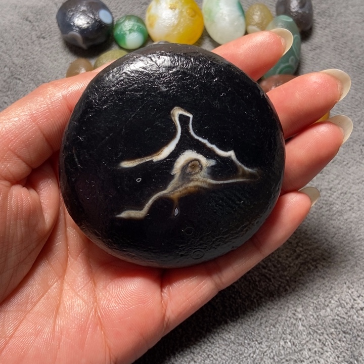 七***后玛瑙/玉髓未镶嵌珠宝奇石