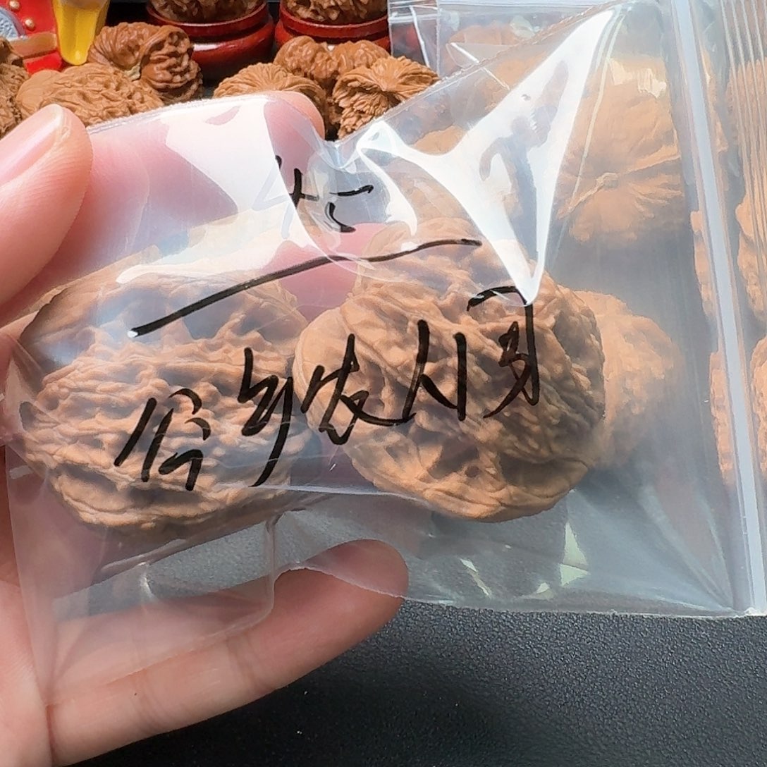 文玩核桃吊坠谷***周虎头