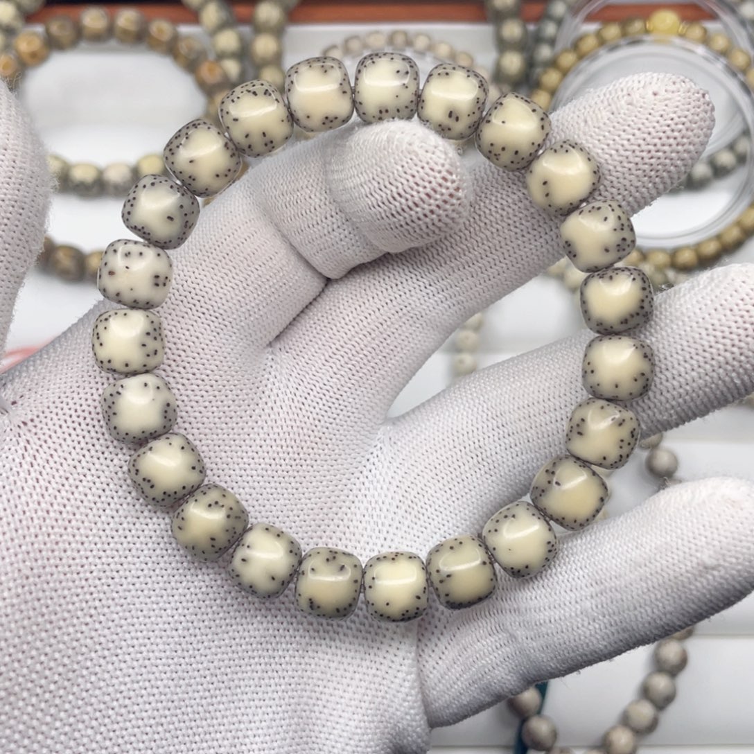 星月菩提手串糯冰石玉料半壁侧留白