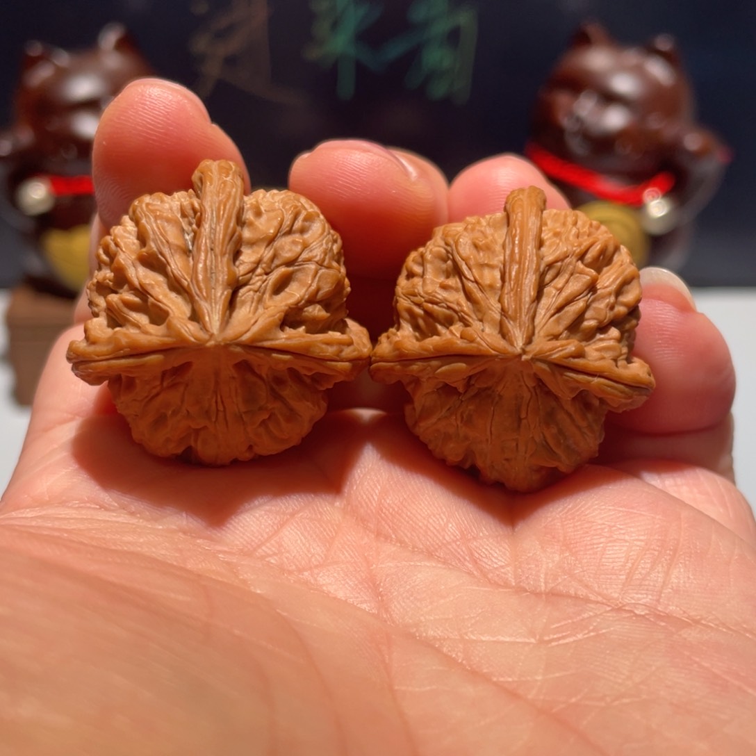文玩核桃把件玉玺三棱31全品