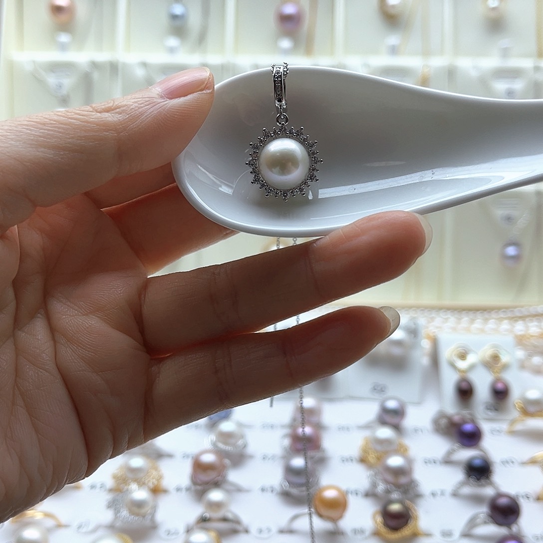 淡水珍珠颈饰合金