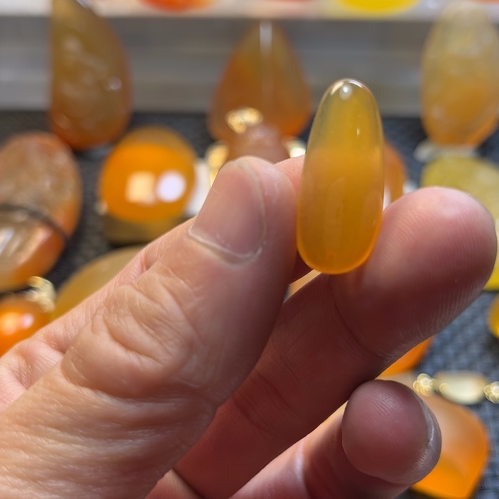 余***石英质玉未镶嵌旦面